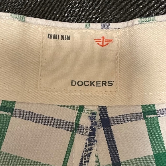 Dockers Golf Shorts - Picture 3 of 3